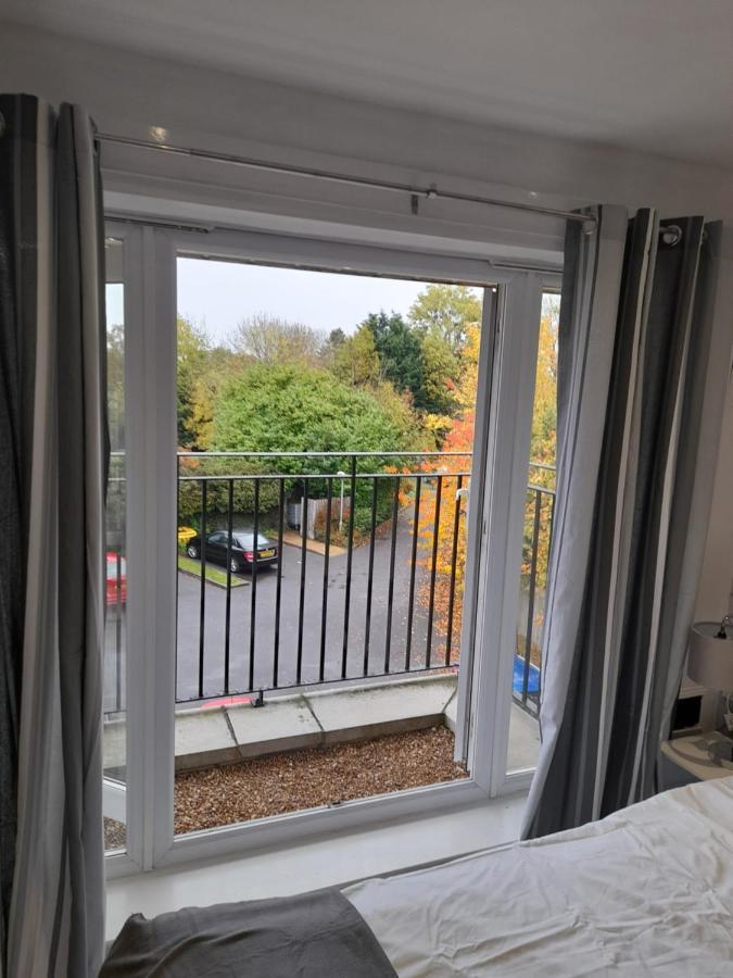 Penthouse Apartment Free Wi-Fi & Parking Occasional Bed Available Solihull Bagian luar foto