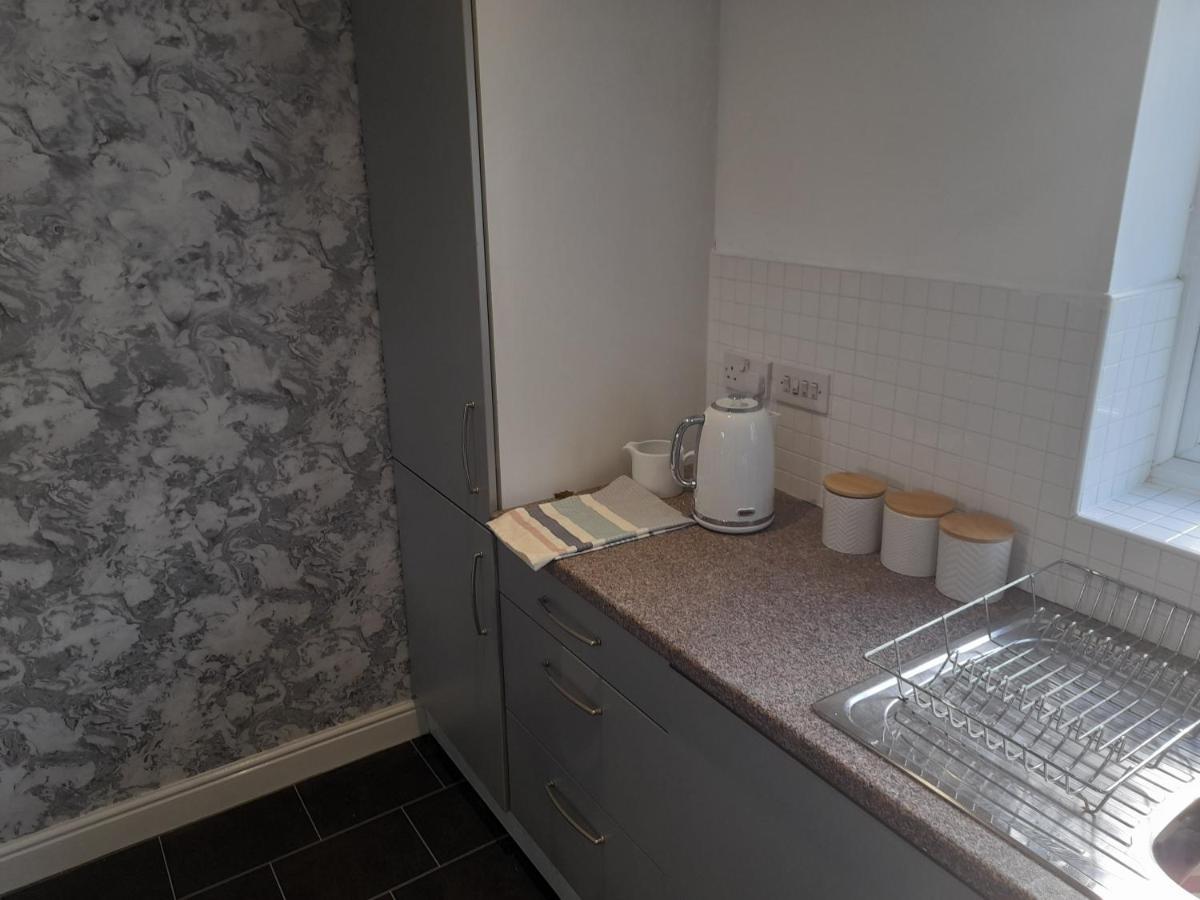 Penthouse Apartment Free Wi-Fi & Parking Occasional Bed Available Solihull Bagian luar foto