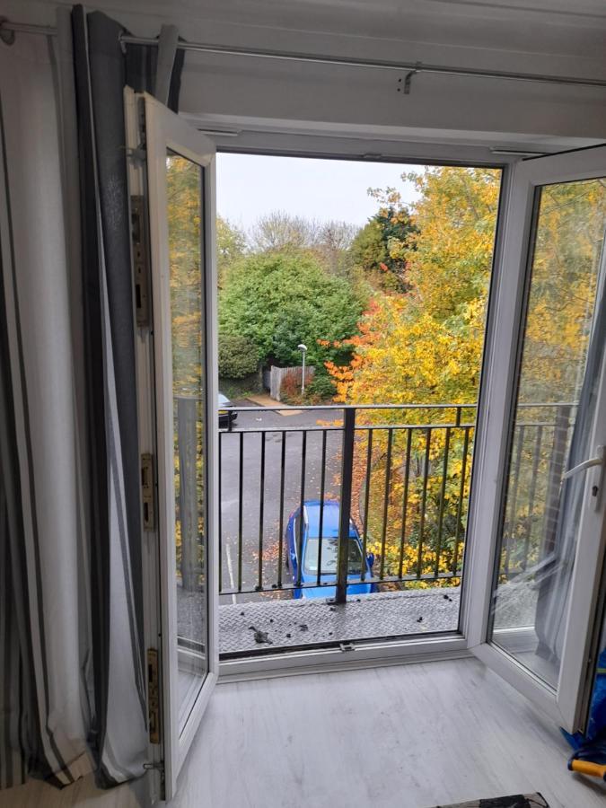 Penthouse Apartment Free Wi-Fi & Parking Occasional Bed Available Solihull Bagian luar foto
