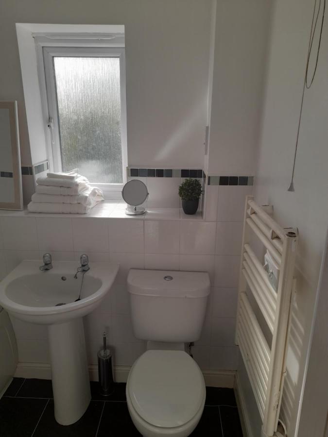 Penthouse Apartment Free Wi-Fi & Parking Occasional Bed Available Solihull Bagian luar foto