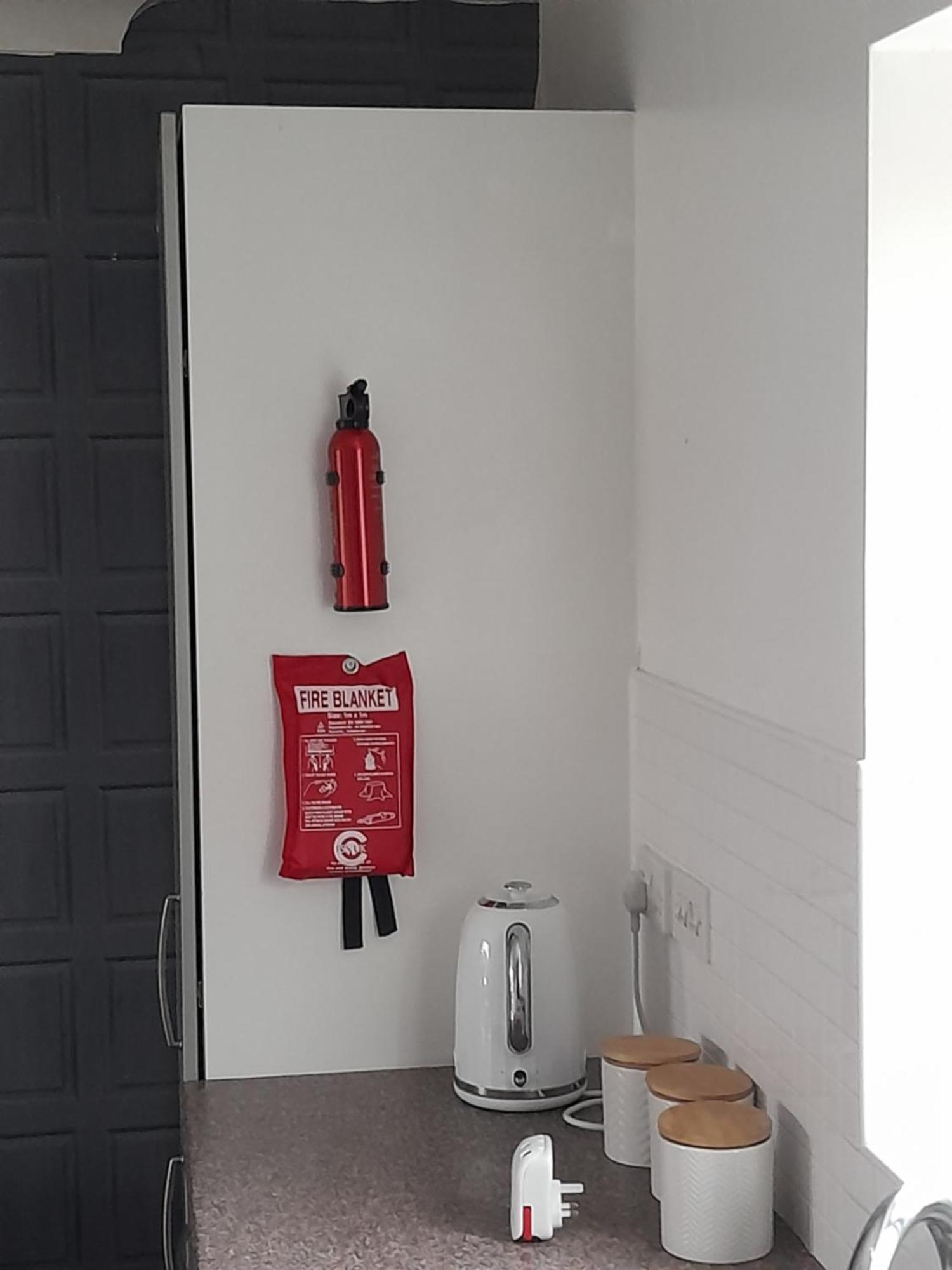 Penthouse Apartment Free Wi-Fi & Parking Occasional Bed Available Solihull Bagian luar foto